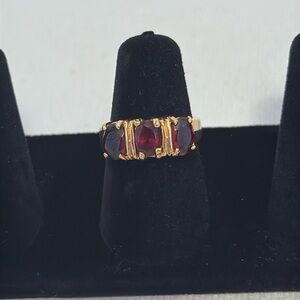 Faux 3 stone Garnet Gold Seta Ring 5.5-6